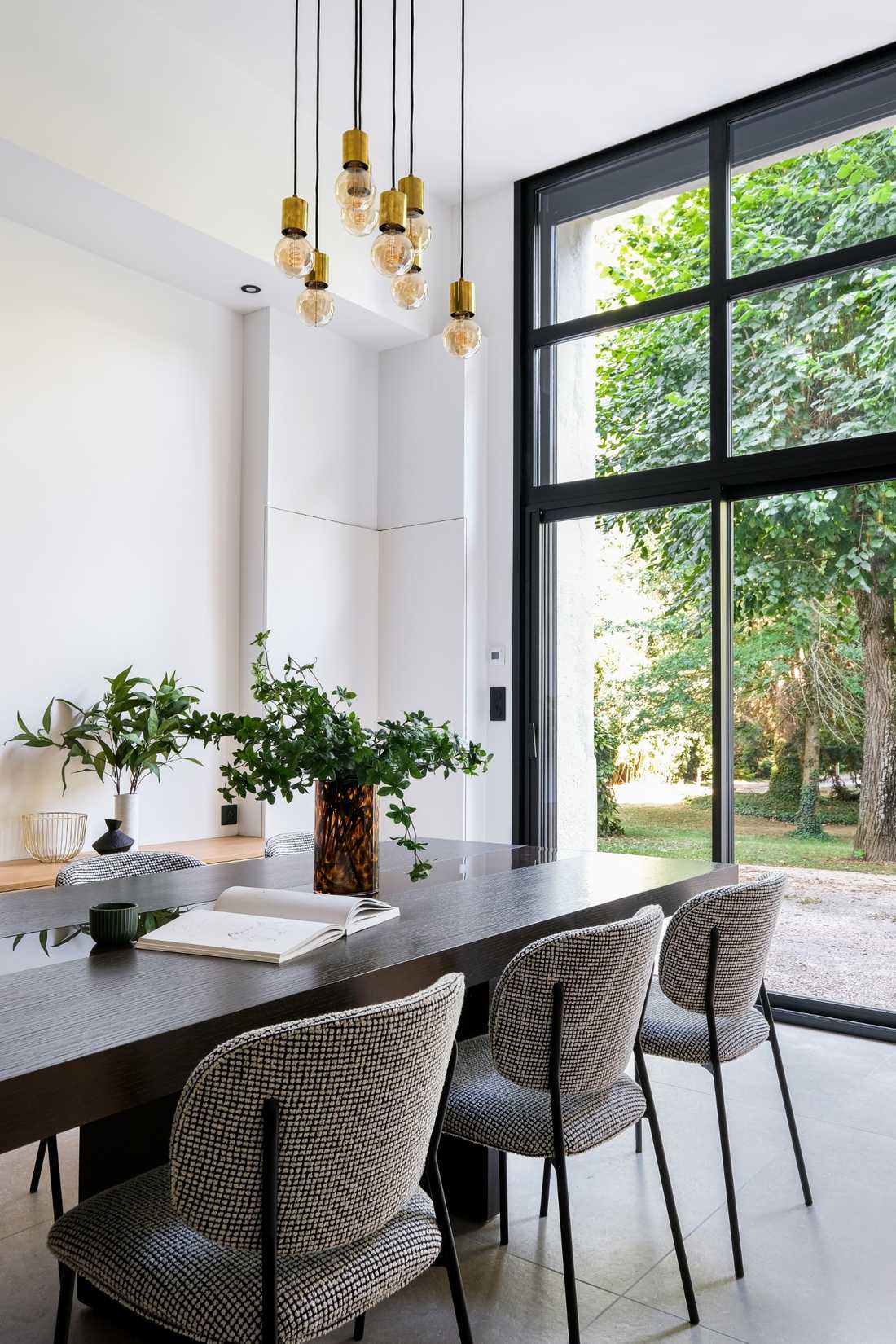 Salle-à-manger avec baie vitrée aluminium