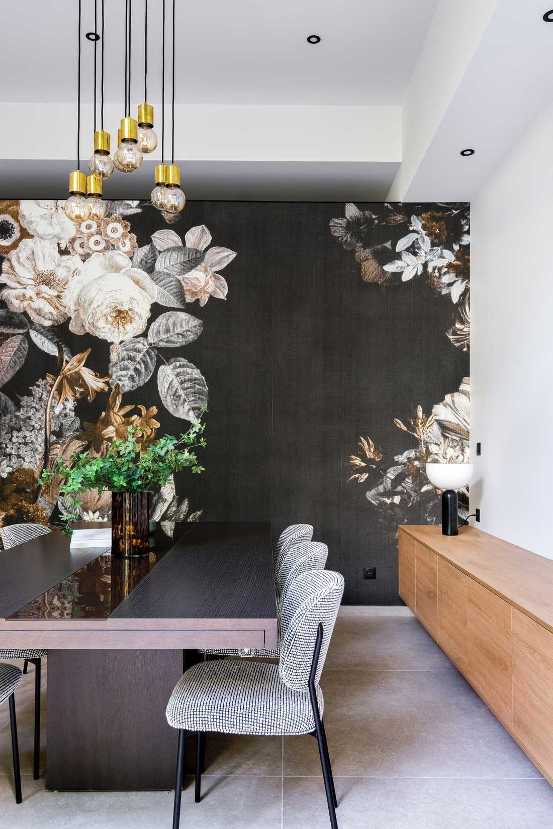 Salle pour les repas collectif dans la maison d'hôtes