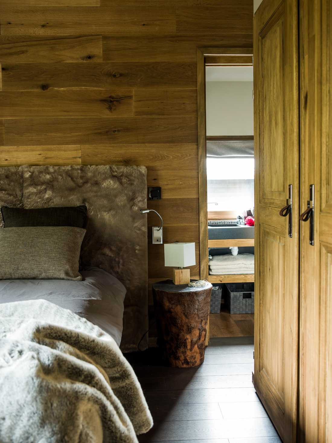 Chambre du chalet Chamonix avec travaux d'isolation intérieure